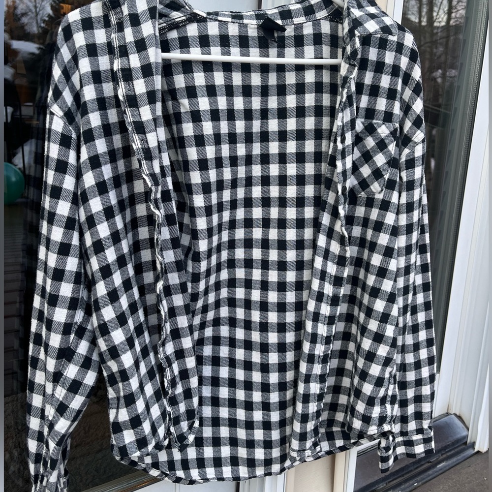 Women’s Oversized Plaid Print Button Down